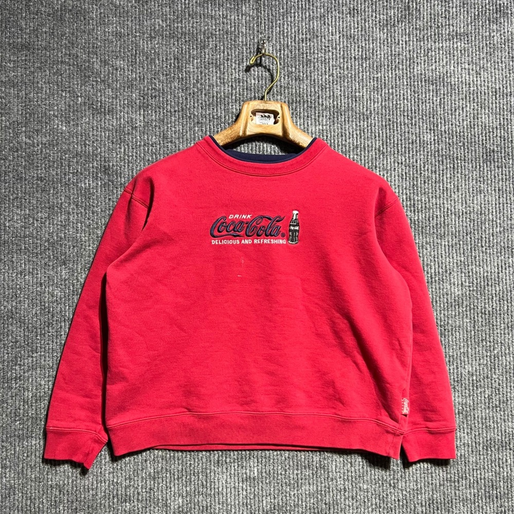 Coca Cola Sweatshirt Women Medium Red Embroidered Logo Graphic Pullover Crewneck